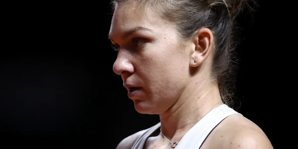 Simona Halep învinsă de Coco Vandeweghe în sferturile turneului Fed Cup de la Stuttgart FOTO Guliver / Getty images / Alex Grimm