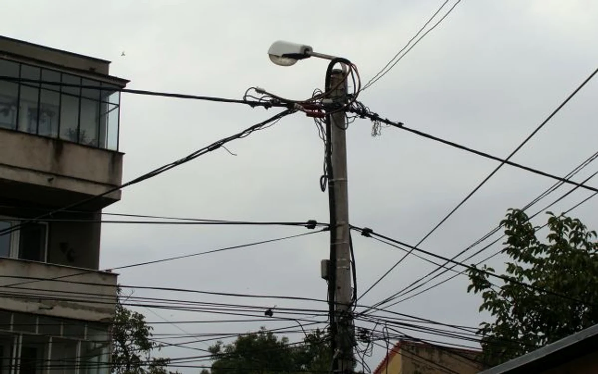 Arad: Locuitorii din Pecica și Semlac reclamă ENEL-ul