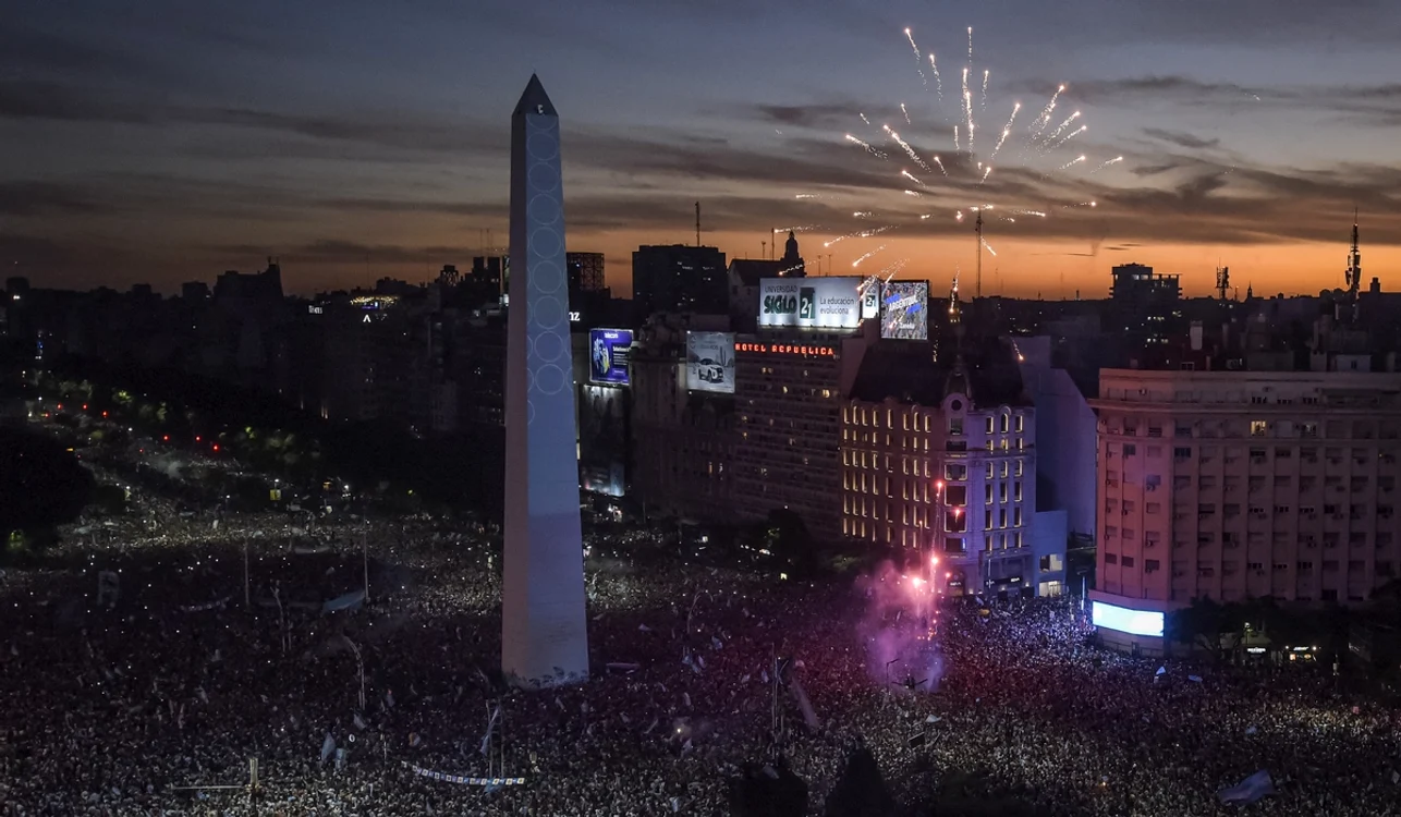 Oamenii au ieșit în număr uriaș pe străzile din Buenos Aires (FOTO: Getty Images)
