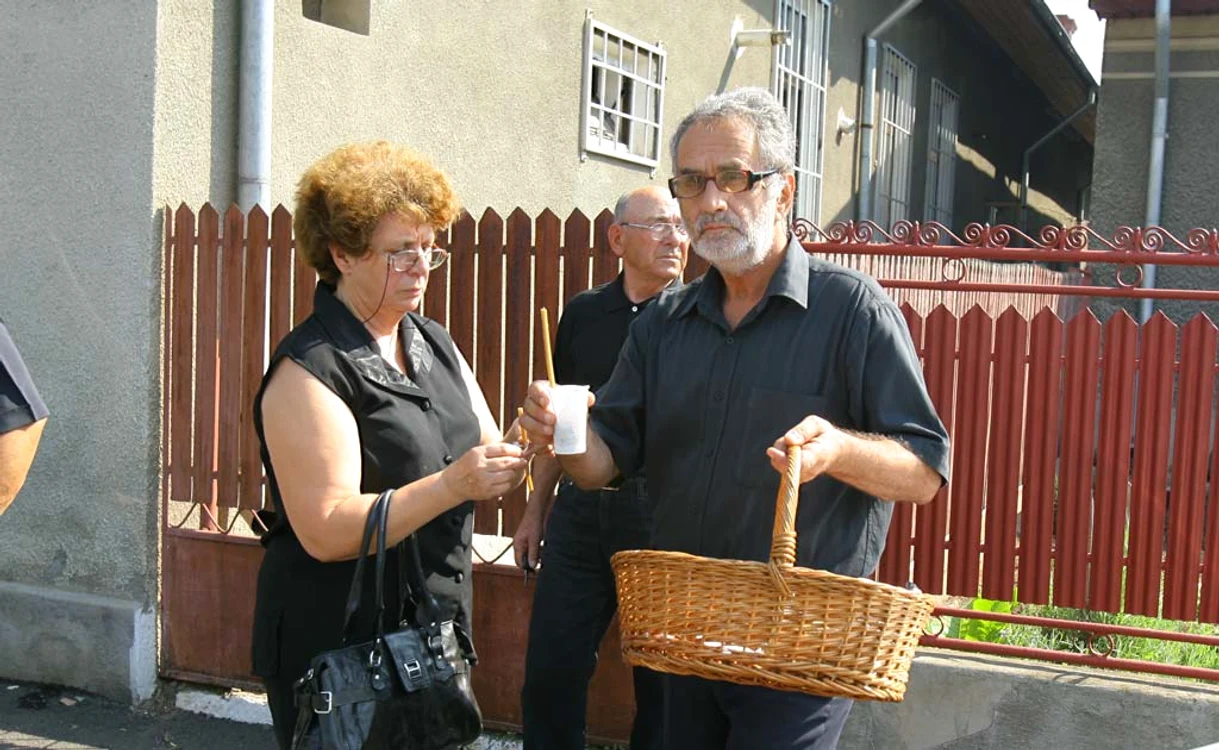 
    Ion Manole e un pachet de nervi și lansează săgeți la adresa ginerelui  