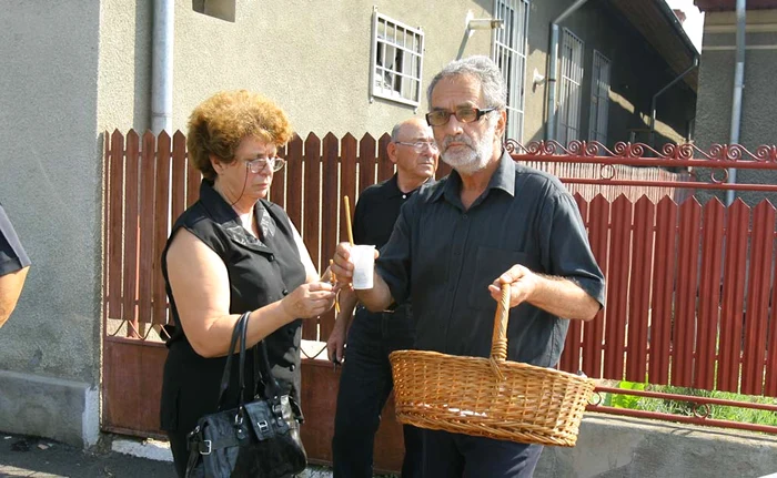 Ion Manole e un pachet de nervi și lansează săgeți la adresa ginerelui