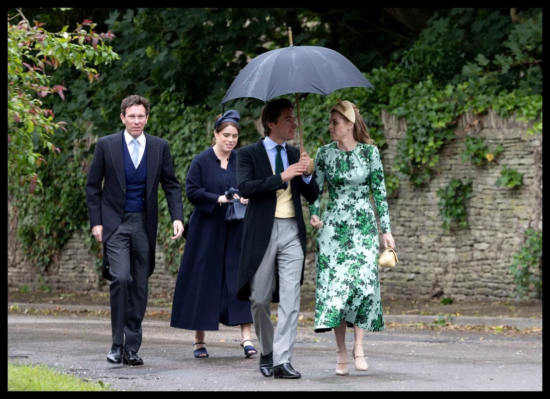 Jack Brooksbank, Prințesa Eugenie, Edoardo Mapelli Mozzi și Prințesa Beatrice la nunta lui Peter Phillips cu Harriet Sperling. FOTO: Profimedia