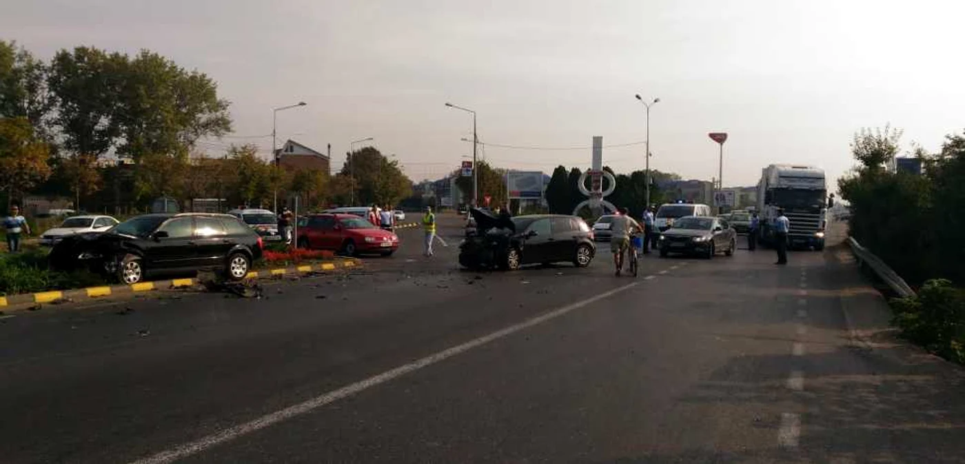 Maşinile implicate în accident FOTO: Dan Badiu