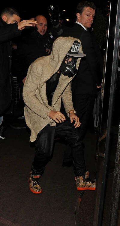 justin bieber masca de gaze