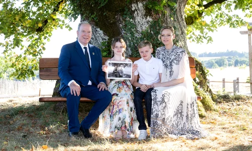 Prințul Albert Prințesa Charlene Gabriella și Jacques foto Facebook jpg