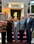 Nadia Comăneci și Loredana Groza alături de Principesa Maria, Principesa Sofia, Majestatea Sa Margareta și Principele Radu   FOTO Instagram (2) jpg