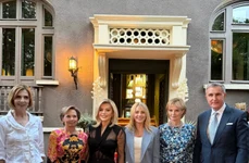 Nadia Comăneci și Loredana Groza alături de Principesa Maria, Principesa Sofia, Majestatea Sa Margareta și Principele Radu FOTO Instagram (2) jpg