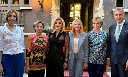 Nadia Comăneci și Loredana Groza alături de Principesa Maria, Principesa Sofia, Majestatea Sa Margareta și Principele Radu FOTO Instagram (2) jpg