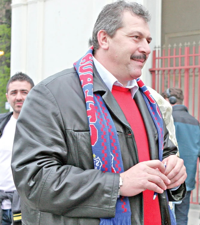 
    Helmut Duckadam  