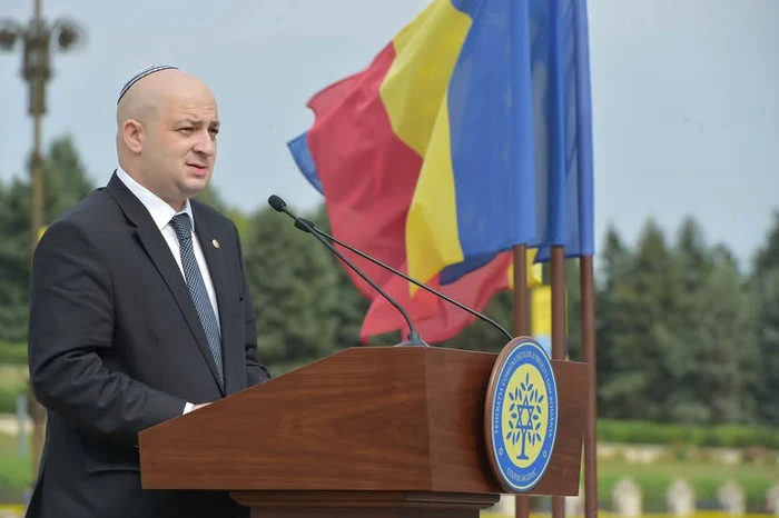 Vexler returnează distincția pe care am primit-o din partea Statului Român. FOTO Facebook 