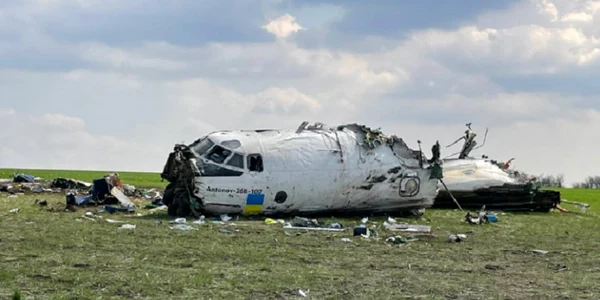 Un avion s-a prăbuşit şi a luat foc în timp ce ateriza în apropiere de oraşul rus Reazan