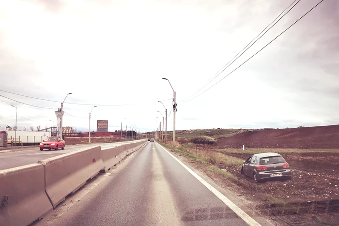 Unul din numeroasele accidente rutiere petrecute în zonă. Foto: Daniel Guță