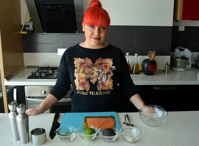 Cântăreaţa improvizează mult în bucătărie