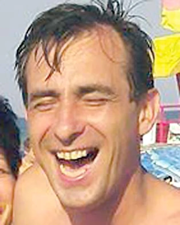 Robertino Gherghelaş (44 ani)