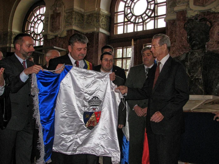 Regele Mihai la Alba Iulia, în decembrie 2007, când a primit titlul de cetăţean de onoare al municipiului