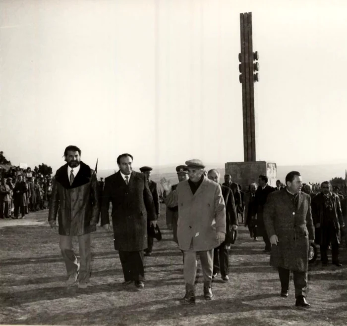 Vizita lui Ceauşescu la inugurarea monumentului de la Guruslau (fototeca IICCR)