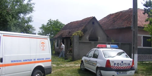 Ceea ce a mai rămas din locuinţa incendiată