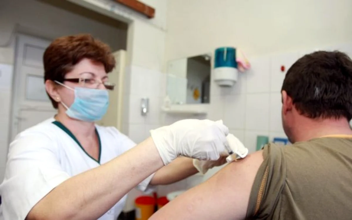 Vaccinul antigripal va ajunge în câteva zile în cabinetele medicilor de familie FOTO Arhiva