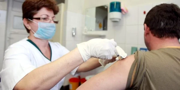 Vaccinul antigripal lipseşte din cabinetele medicilor de familie Foto