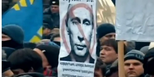 În luna decembrie în centrul Moscovei, sute de mii de oameni au cerut demisia lui Vladimir Putin