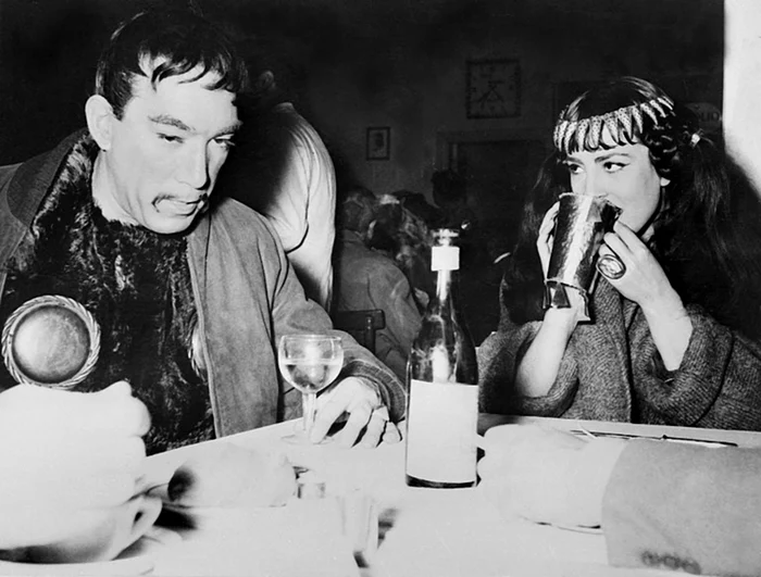 Anthony Quinn si Colette Regis în timpul filărilor la pelicula „Attila”, în 1954. Foto: AFP