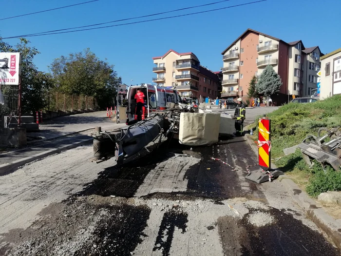 Din utilaj s-a scurs carburant. FOTO: ISU Cluj 