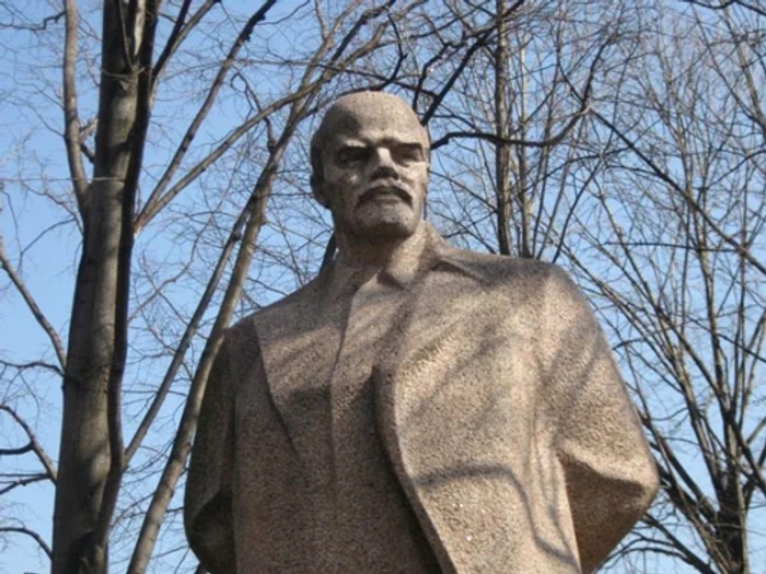Bustul lui Lenin