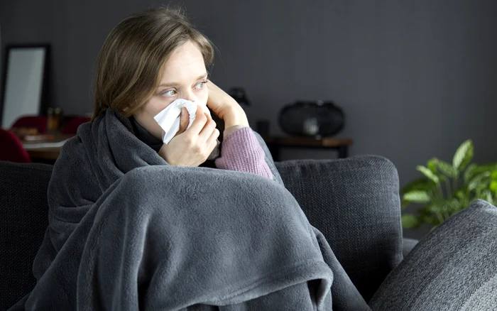 Gestul banal care atrage infecțiile respiratorii. Cum ne putem proteja iarna întărindu-ne imunitatea