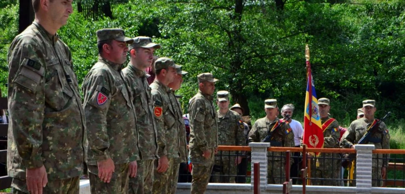 Ceremonial militar pentru înhumarea soldaţilor necunoscuţi căzuţi în Primul Război Mondial în luptele de pe Valea Oltului Foto Florin Epure
