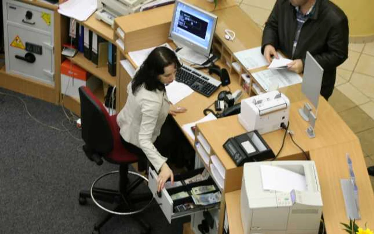 Restanţele la creditele în lei au scăzut cu aproape 10% în luna octombrie FOTO Adevărul