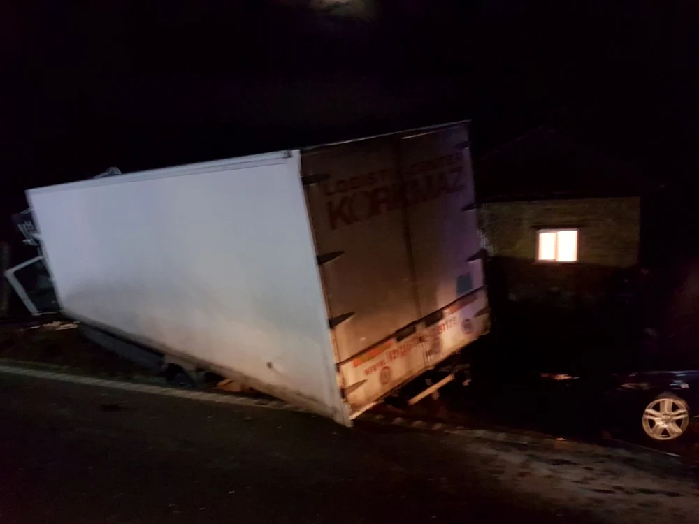 Accident mortal petrecut azi noapte, la Bujoreni - Vâlcea Foto: Arhiva Adevărul