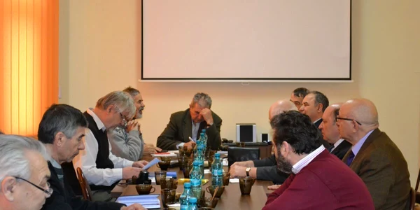 Se înfiinţează Forul Civic de Educaţie şi Cultură