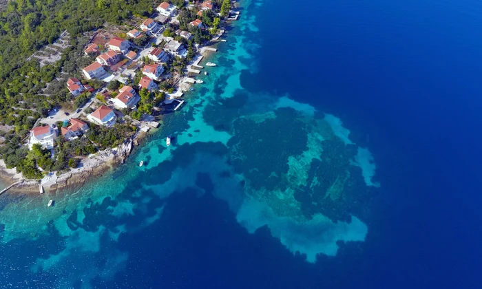 Ruinele scufundate ale unui drum de piatră vechi de 7.000 de ani, descoperite în largul coastei Croaţiei (foto: Facebook / Sveučilište u Zadru)