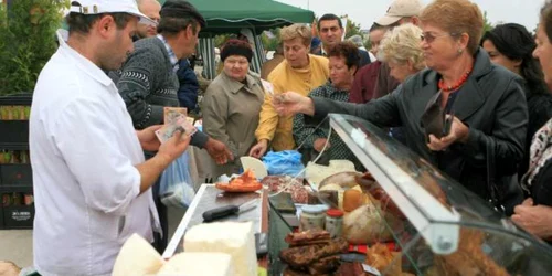 Organizatorii doresc, astfel, să promoveze produsele specifice zonei