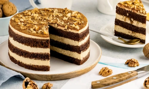 tort cu blat de cacao si nuci jpg
