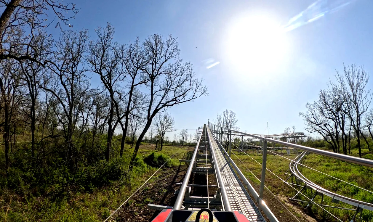 Pista de bob spectaculoasă într-o pădure din Galați FOTO: CJ Galați