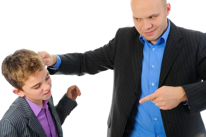 Cu toţii avem de-a face uneori cu probleme în felul în care ne disciplinăm copiii, dar trebuie să ţinem cont că altoirea lui nu este întotdeauna soluţia potrivită FOTO: Shutterstock