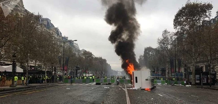 Ciocniri violente au avut loc între vestele galbene şi forţele de ordine