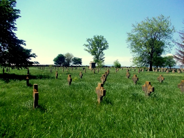 Cimitirul eroilor germani Tisita JPG jpeg