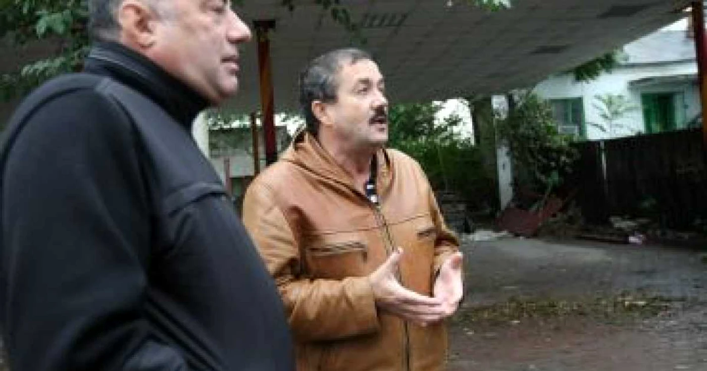 Craiova: Cere aproape un milion de euro de la Primărie pe casă şi afacere