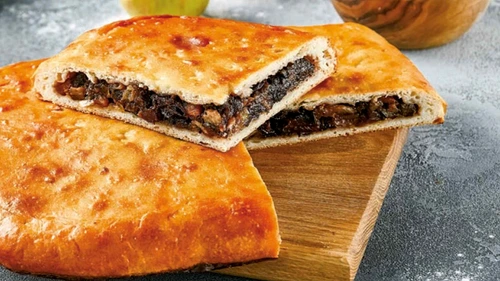 placinta cu prune jpg