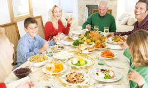 familie cina masa poti mananca orice jpeg