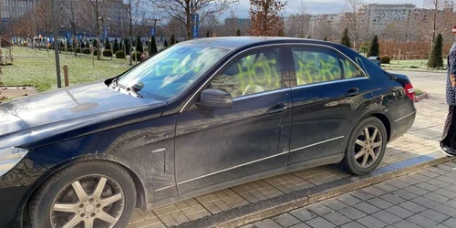 maşină vandalizată protest foto News.ro