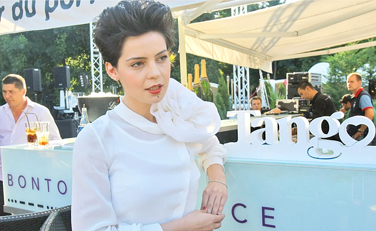 
    Maria prefer s munceasc  în România, decât s prind  doar un rol secundar în marile  producii de peste Ocean   