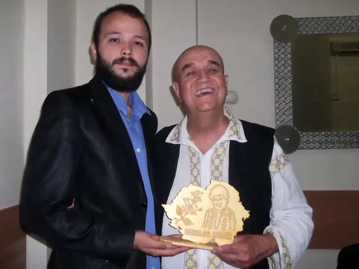 Preotul Ilie și Benone Sinulescu, în timpul uneia dintre reîntâlniri. SURSA Nicolae Ilie