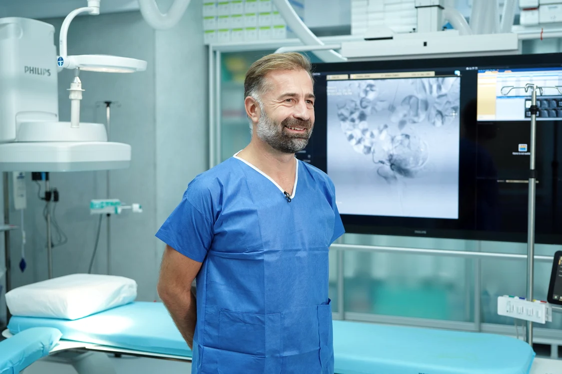 
    Dr. Rareș Nechifor, membru fondator al Societății Române de Neuroradiologie și Radiologie Intervențională din România (2009)   