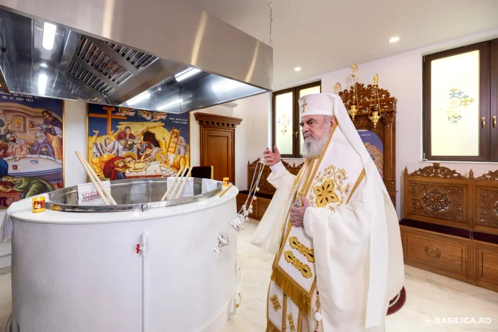 Patriarhul Daniel a sfințit ingredientele și ustensilele pentru Marele Mir