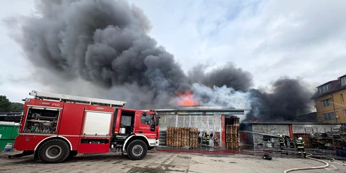 incendiu bucuresti jpg