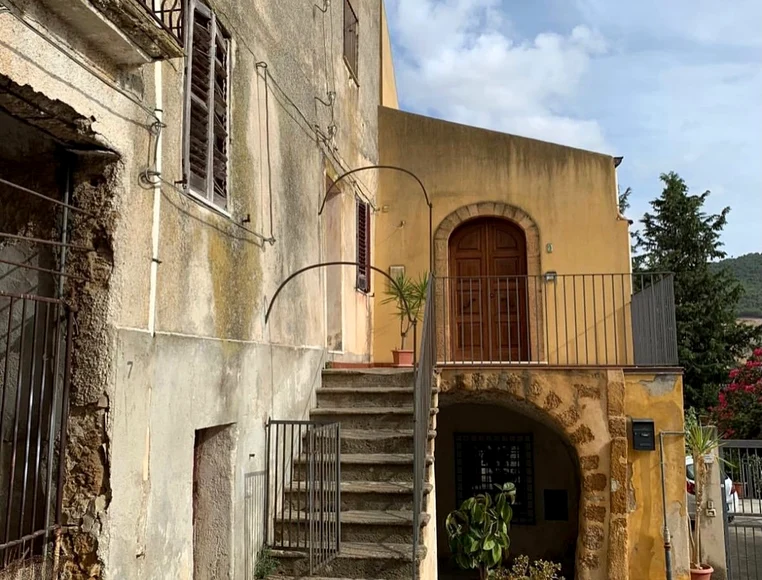 Casa de 1 euro din Italia Foto: Meredith Tabon/Instagram
