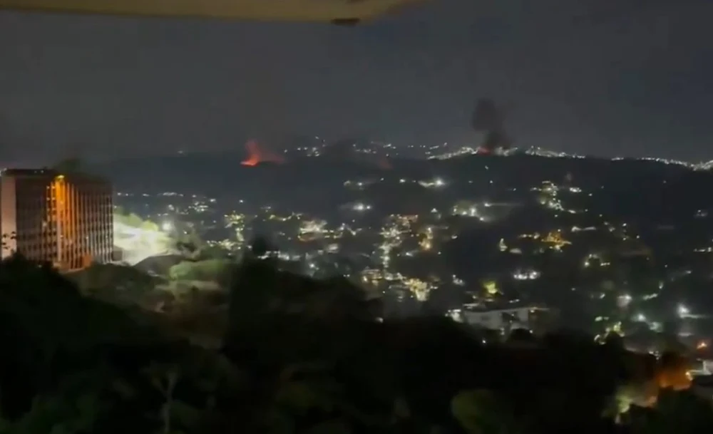 Haos în Venezuela: explozii și incendii zguduie capitala. Blackout în unele zone, pe fondul tensiunilor cu Washington